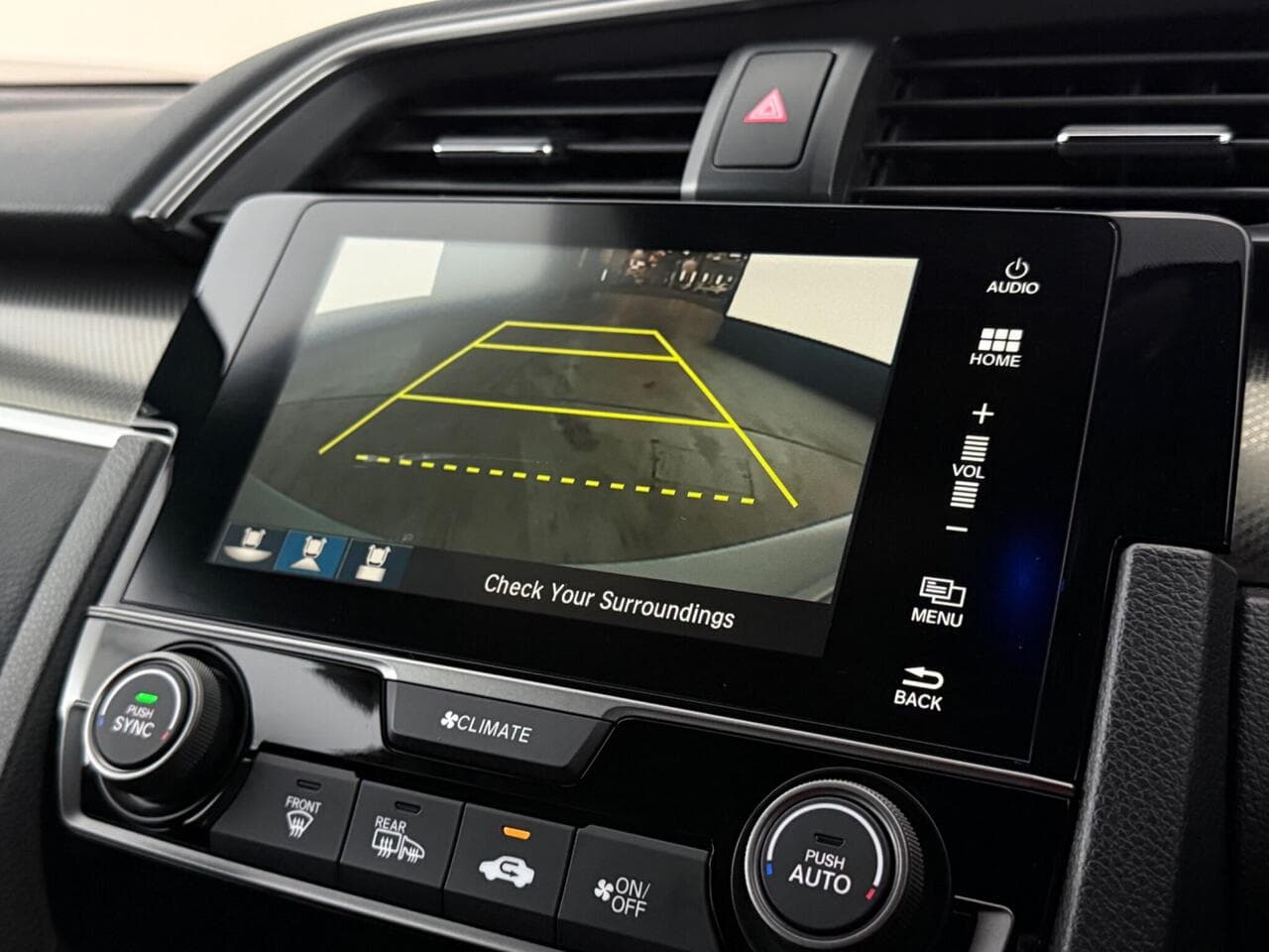 Honda Civic thumbnail Infotainment System
