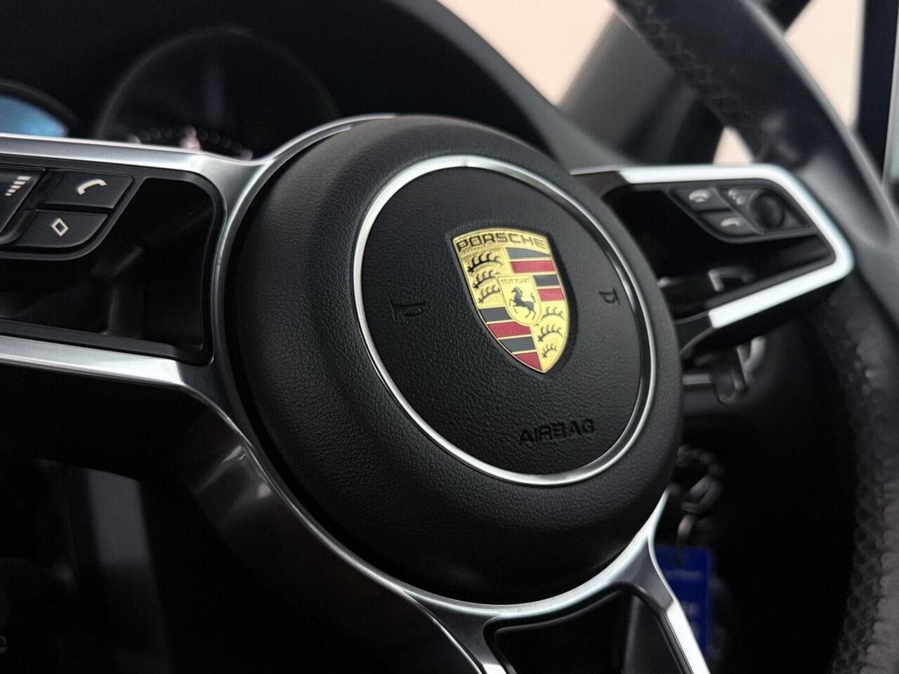 Porsche Macan thumbnail Steering Wheel
