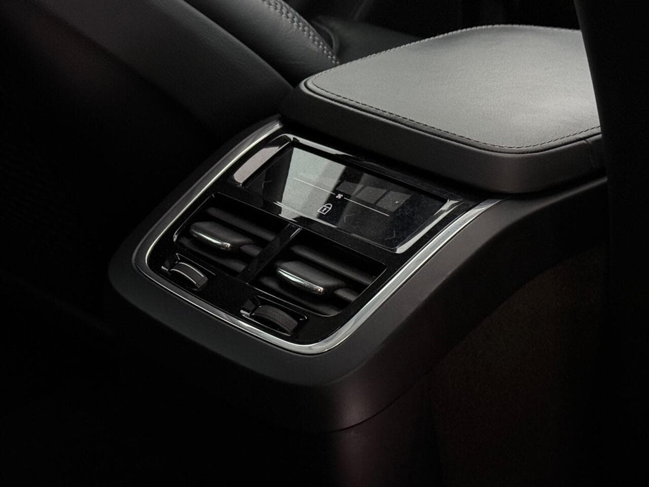 Volvo XC90 thumbnail Interior Front