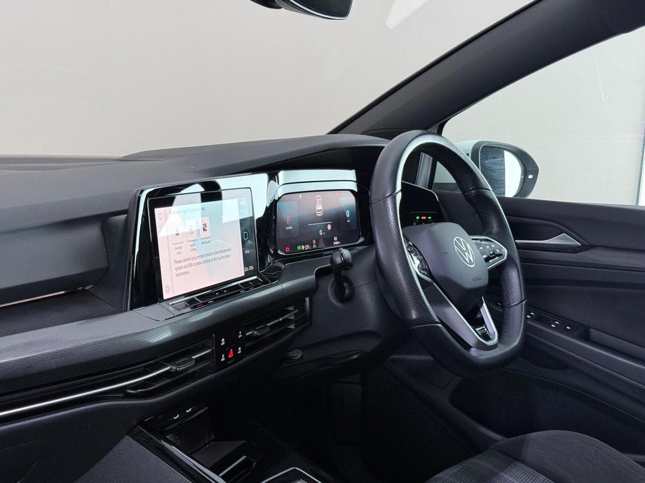 Volkswagen Golf thumbnail Interior Front