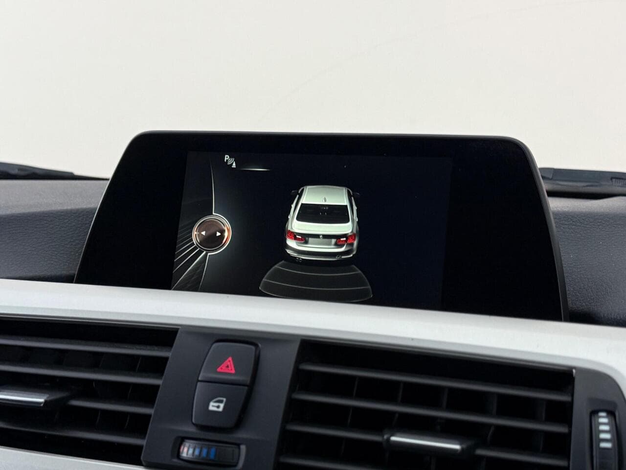 BMW 3 Series thumbnail Infotainment System