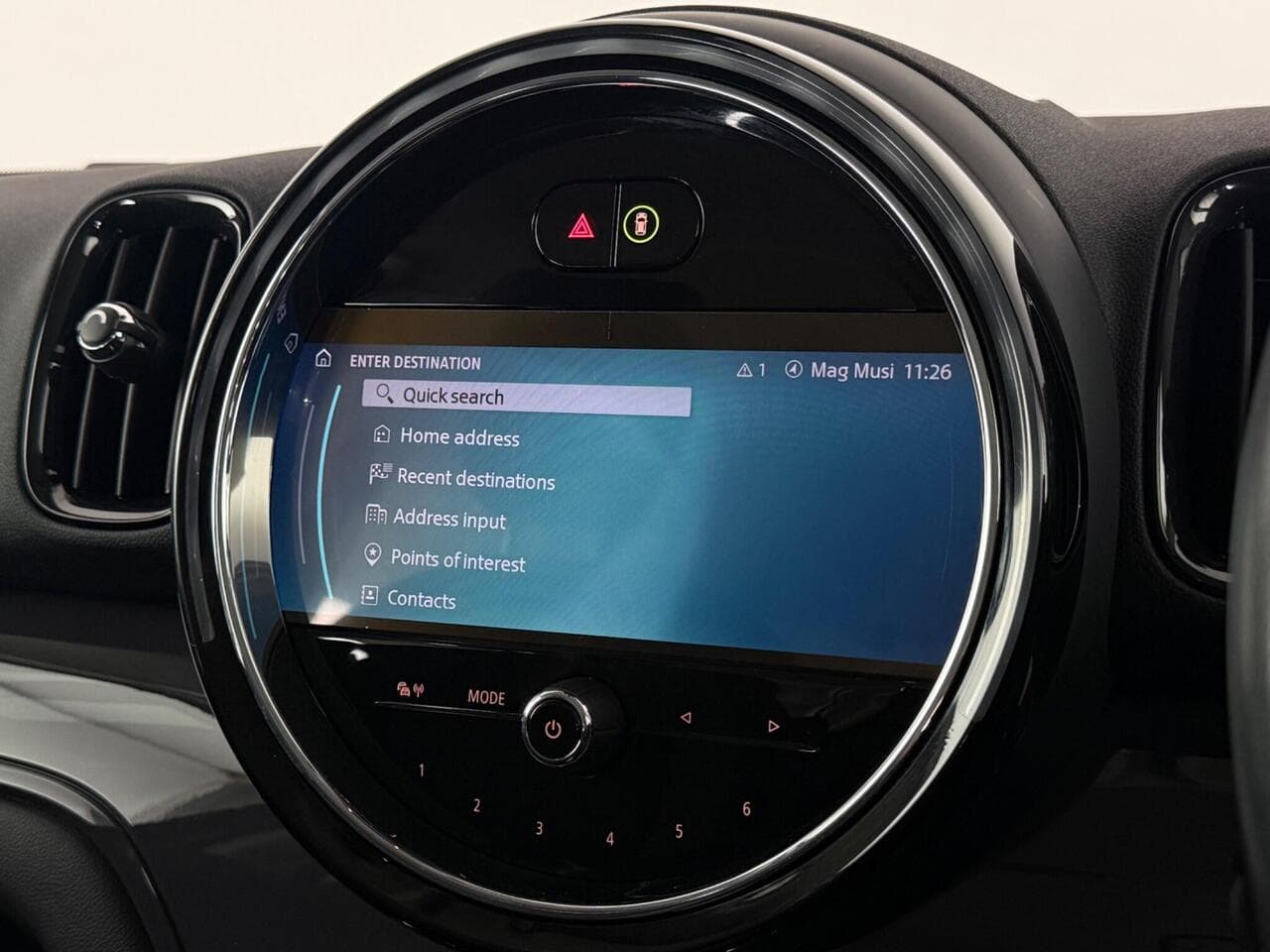 MINI Countryman thumbnail Infotainment System