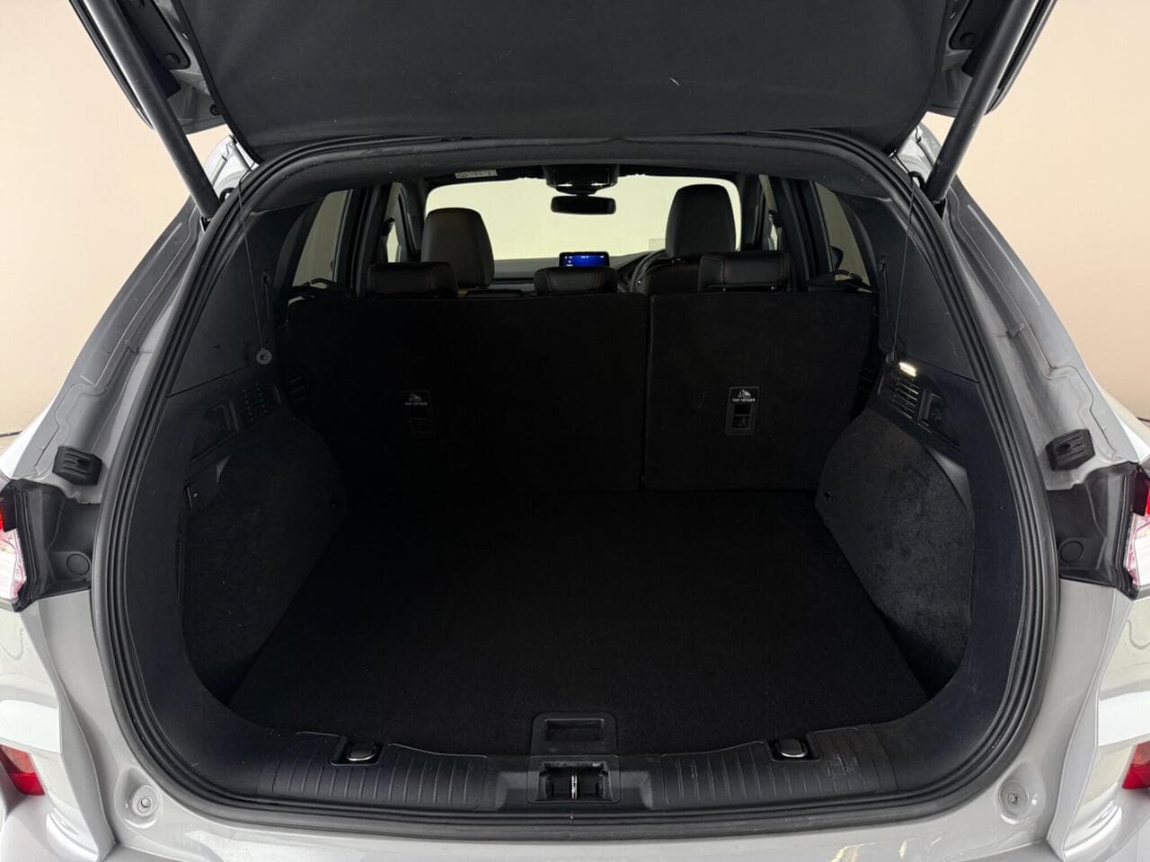 Ford Kuga thumbnail Boot