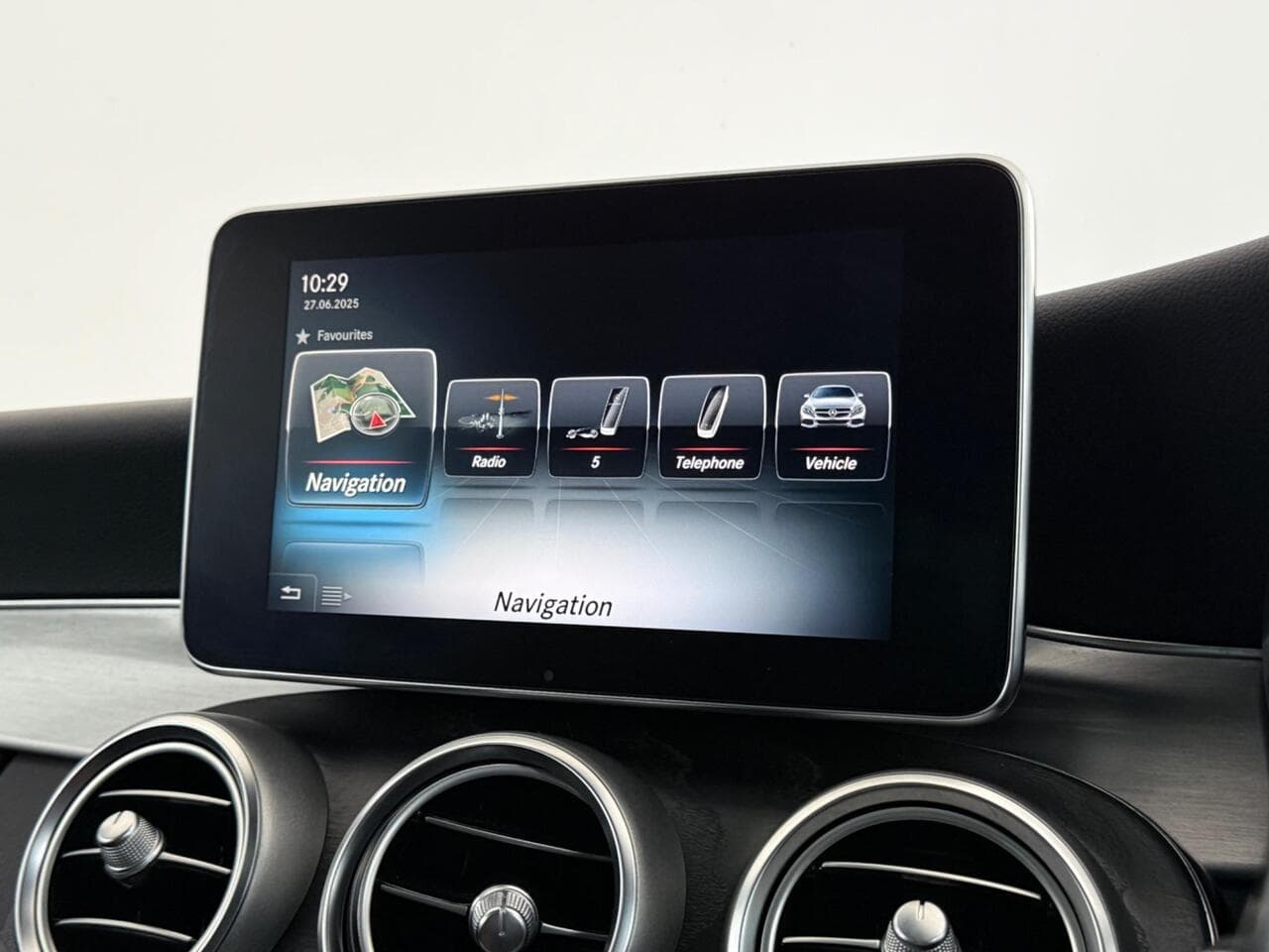 Mercedes-Benz C Class thumbnail Infotainment System