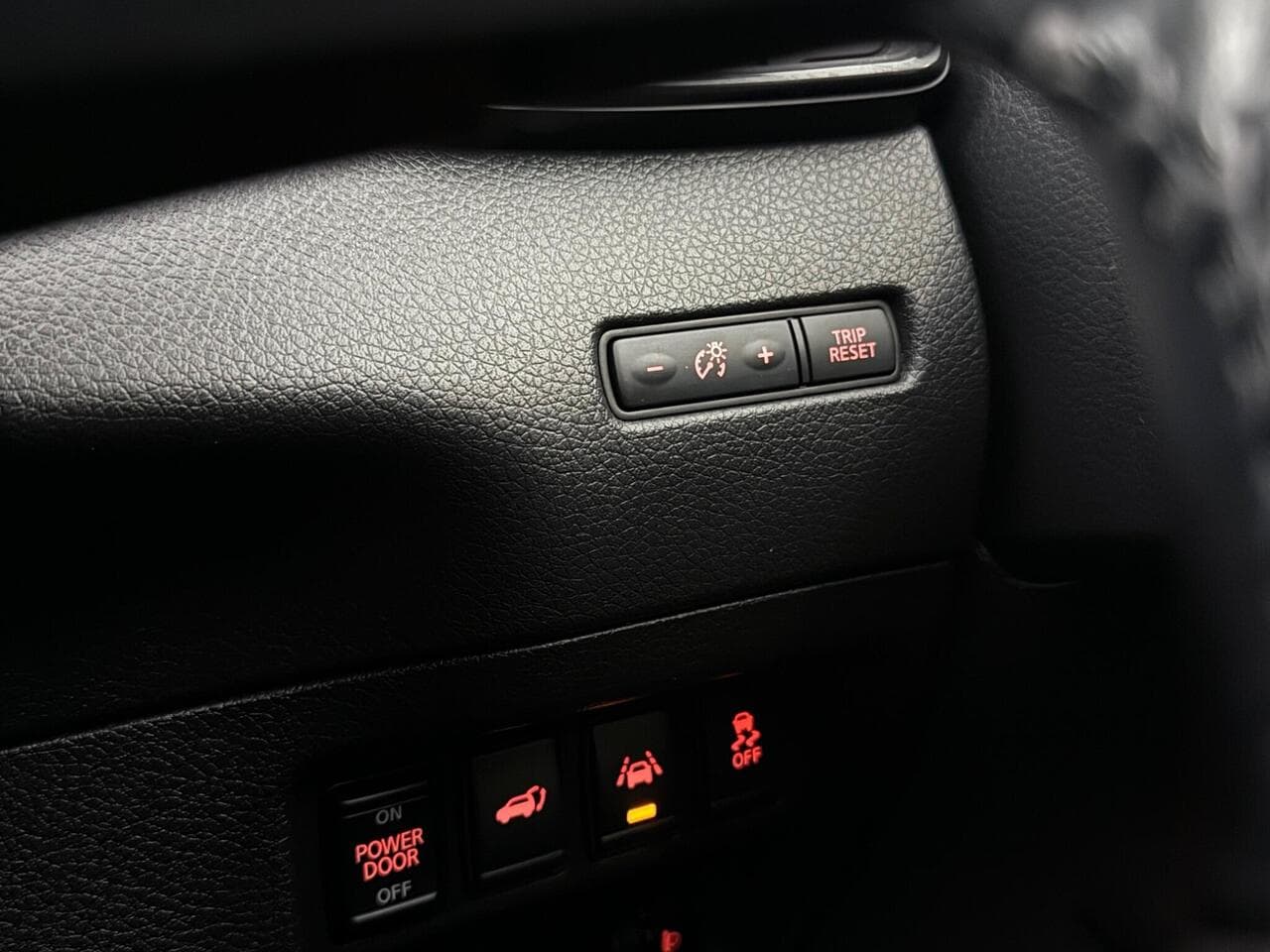 Nissan X-Trail thumbnail Misc Controls