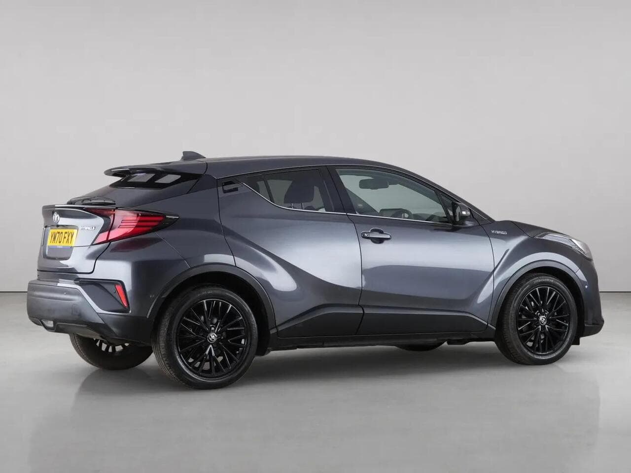 Toyota C-HR thumbnail Side Right