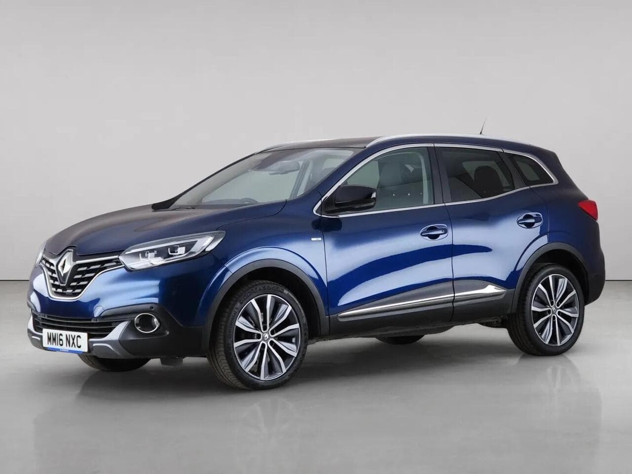 Renault Kadjar thumbnail Front Left