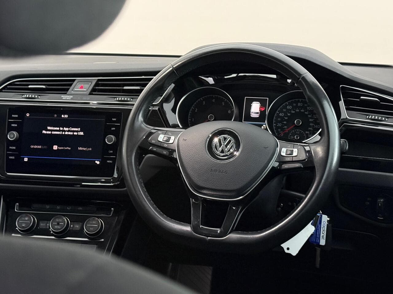 Volkswagen Touran thumbnail Steering Wheel