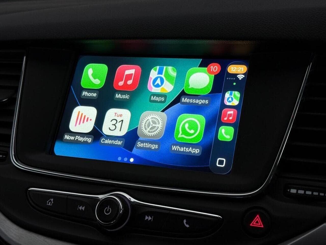 Vauxhall Astra thumbnail Infotainment System