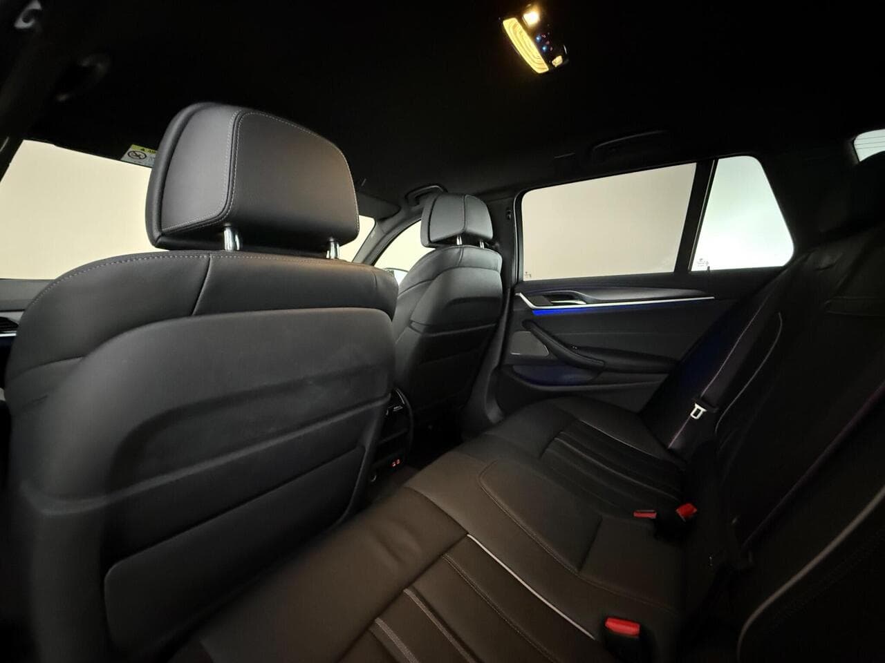 BMW 5 Series thumbnail Seats Rear