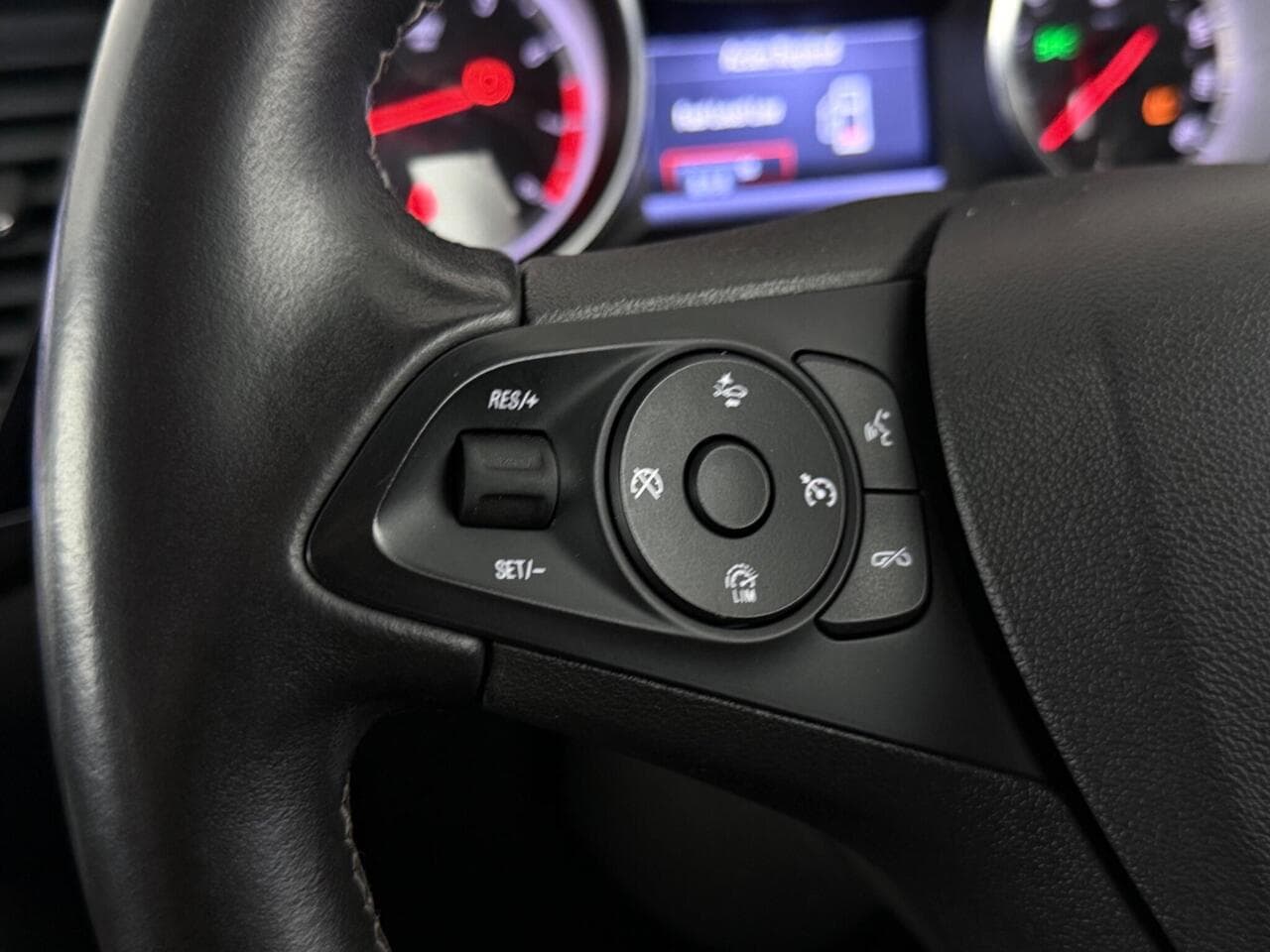 Vauxhall Astra thumbnail Misc Controls