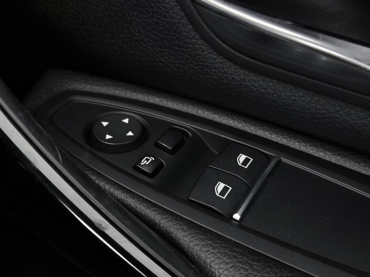 BMW 4 Series thumbnail Misc Controls