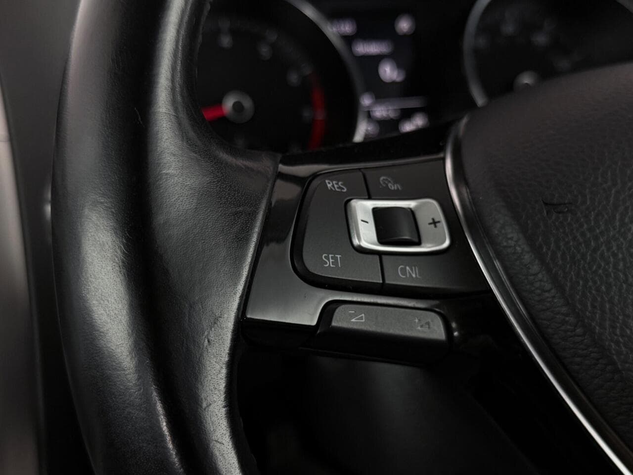 Volkswagen Polo thumbnail Misc Controls