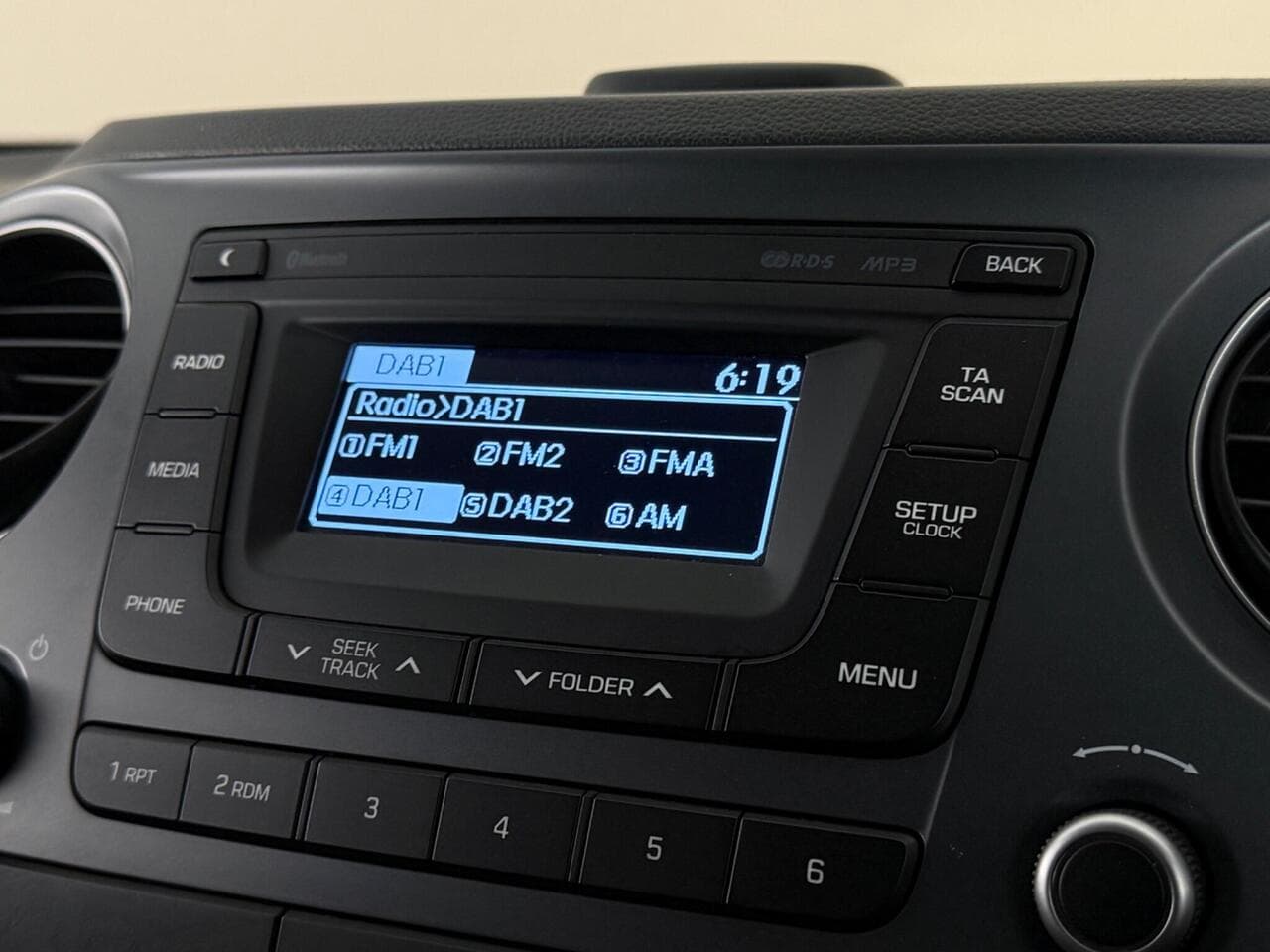 Hyundai i10 thumbnail Infotainment System