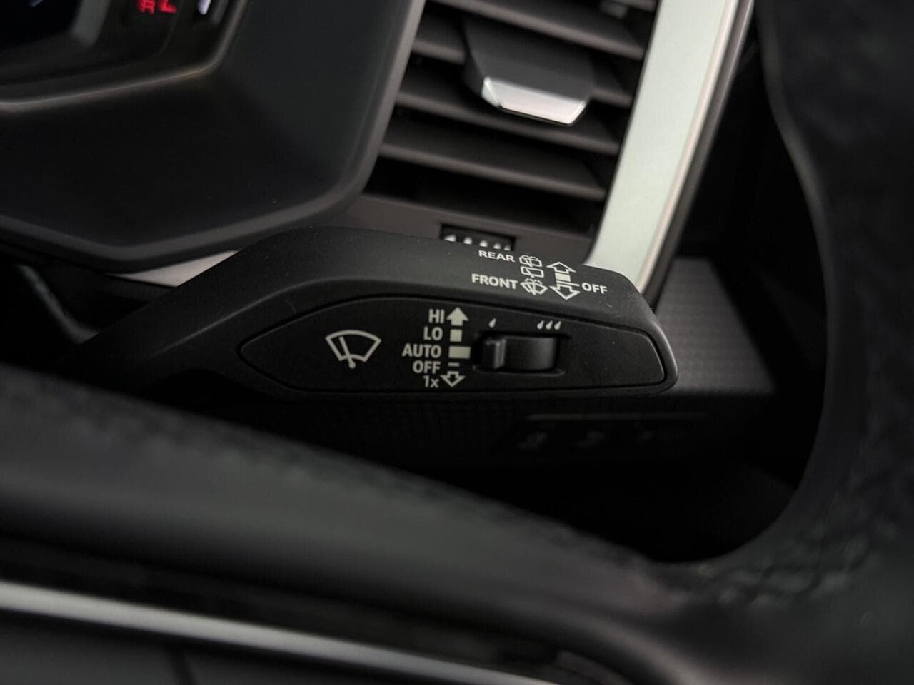 Audi A1 thumbnail Misc Controls