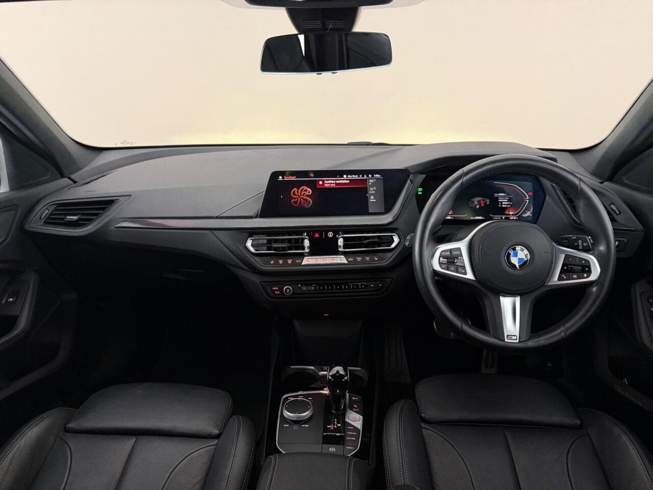 BMW 1 Series thumbnail Interior Front
