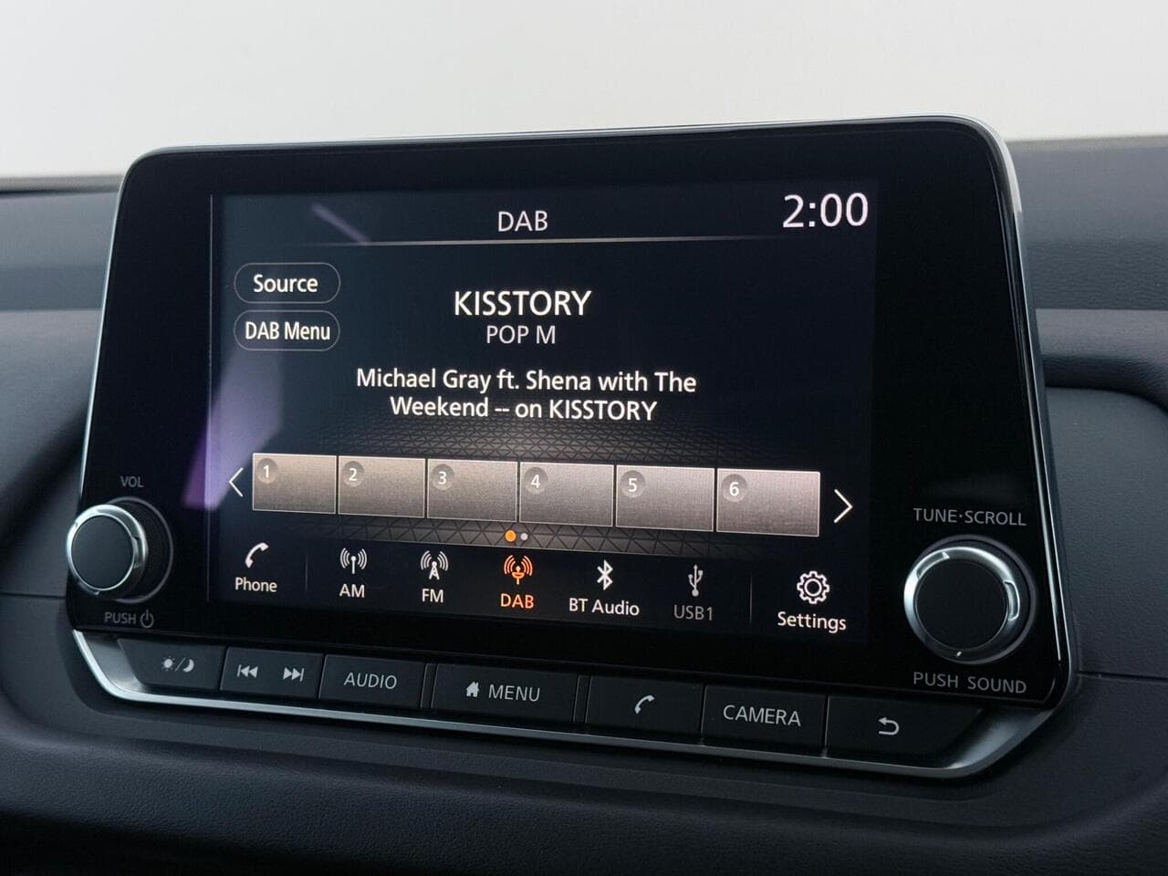 Nissan Qashqai thumbnail Infotainment System
