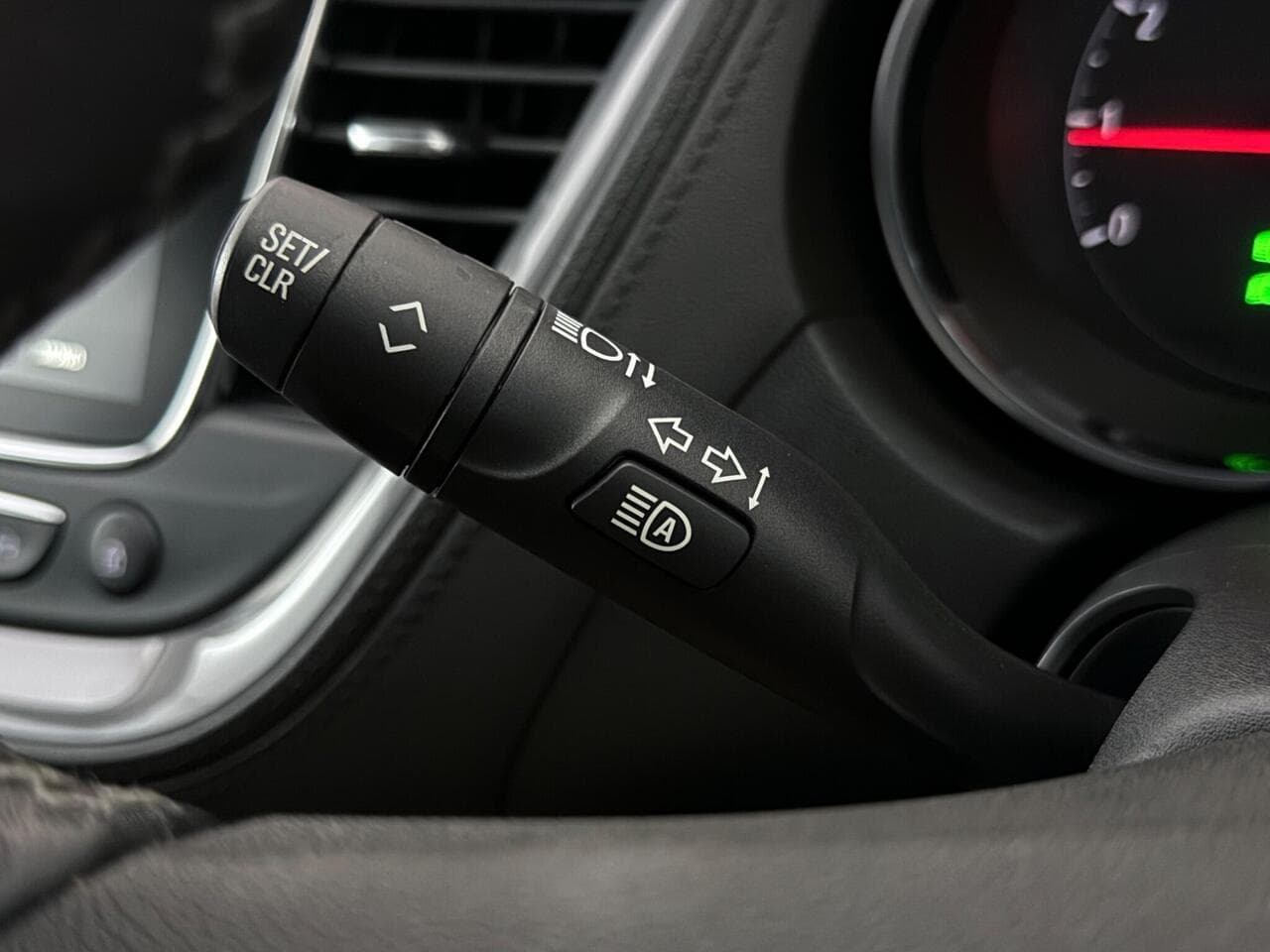 Vauxhall Grandland X thumbnail Misc Controls