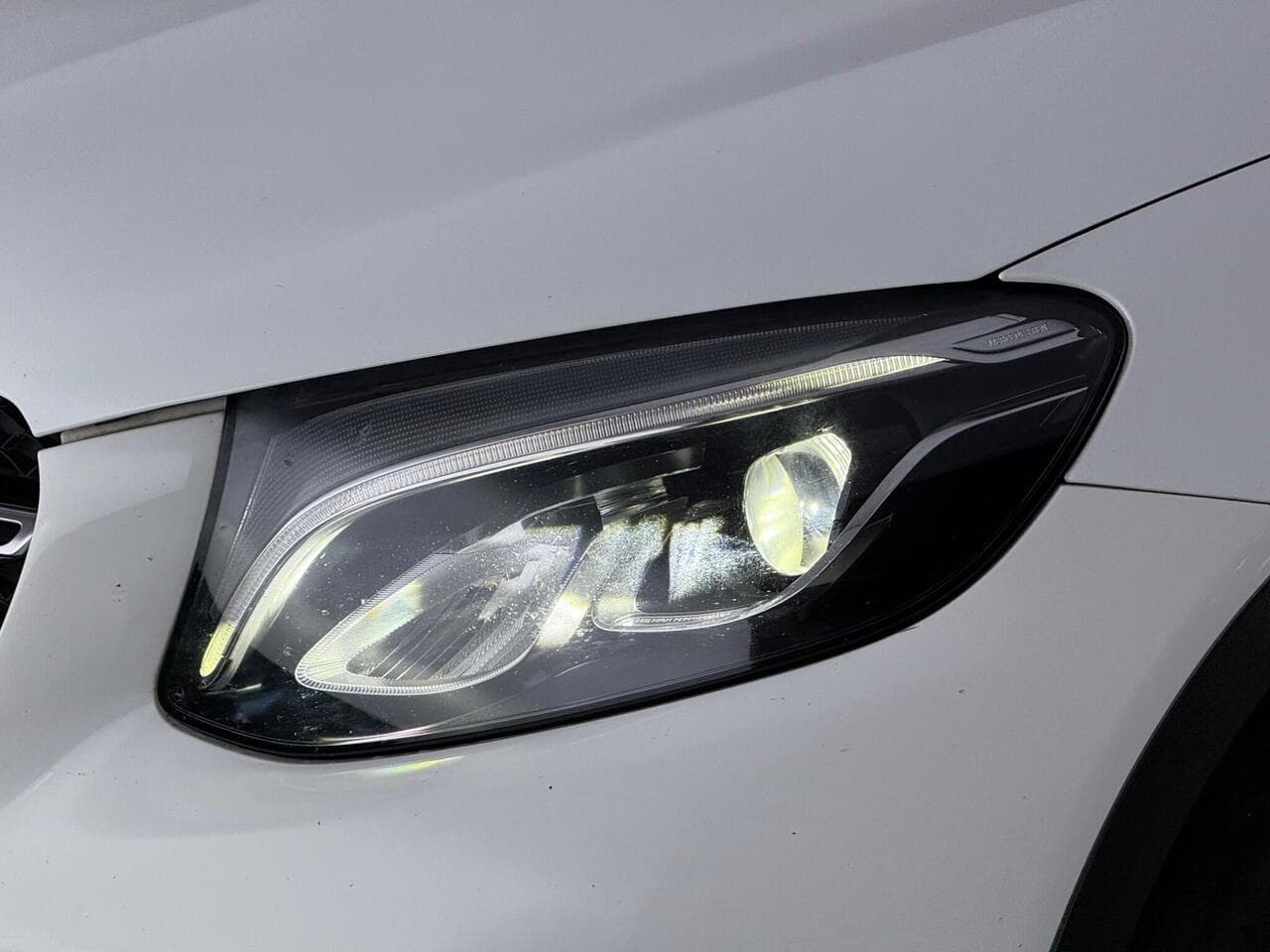 Mercedes-Benz GLC thumbnail Lights Front