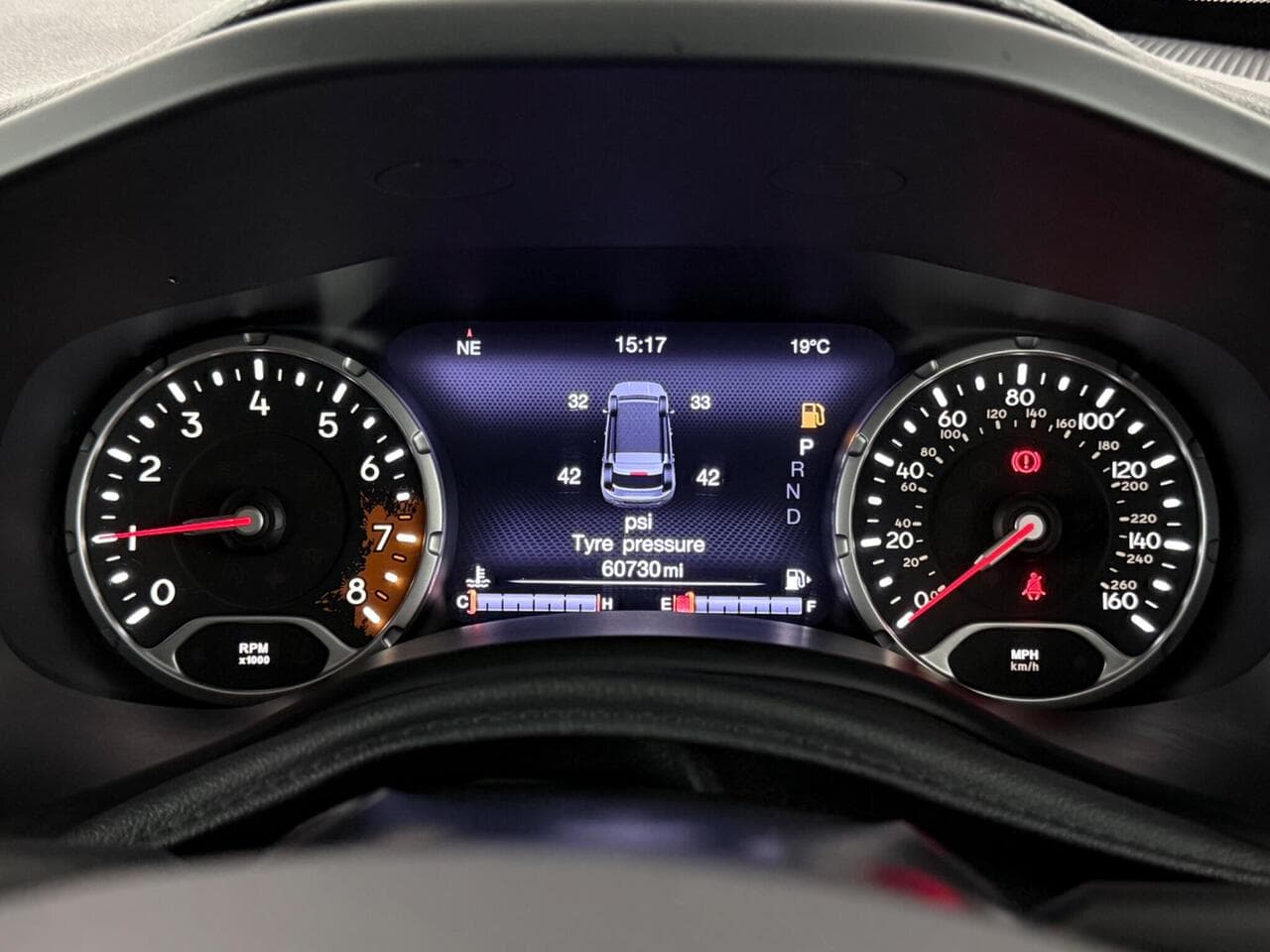 Jeep Renegade thumbnail Driver Instruments