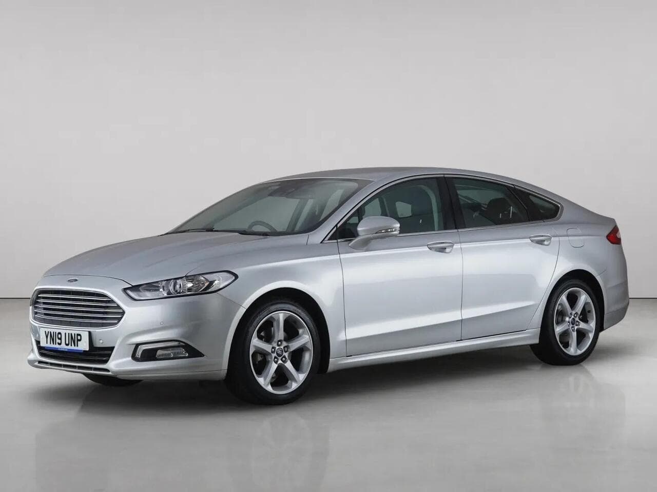 Ford Mondeo thumbnail Front Left