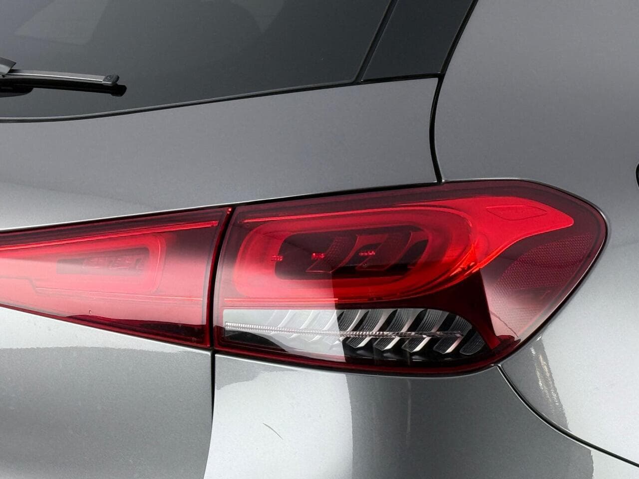 Mercedes-Benz EQA thumbnail Lights Rear