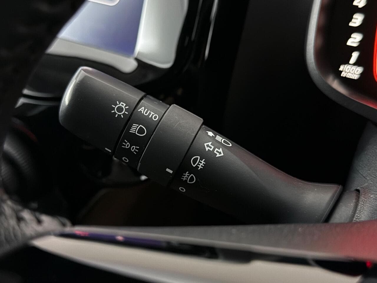 Peugeot 108 thumbnail Misc Controls