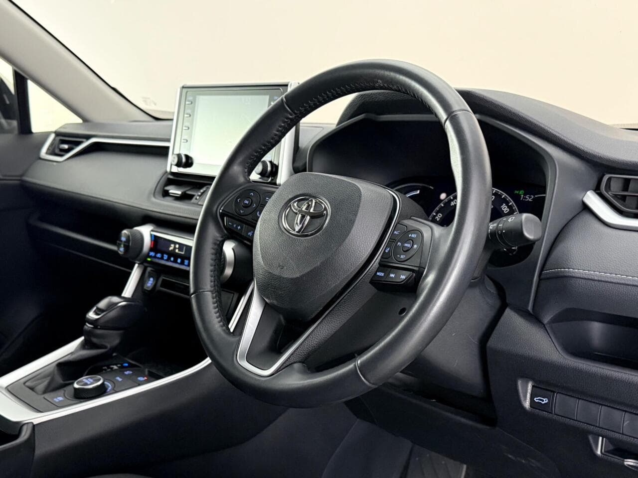 Toyota RAV4 thumbnail Interior Front