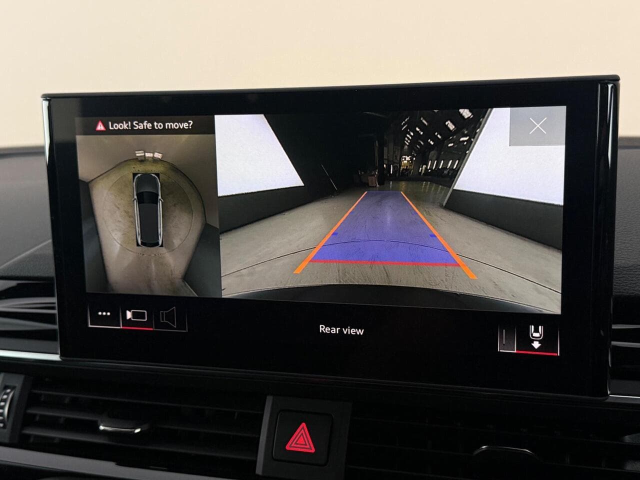 Audi A4 Avant thumbnail Infotainment System