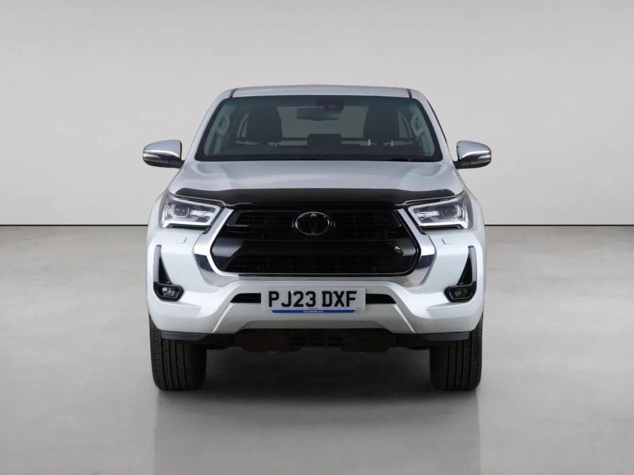 Toyota Hilux thumbnail Front