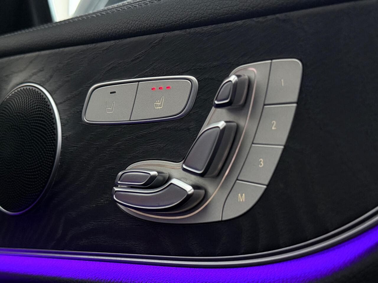 Mercedes-Benz E Class thumbnail Misc Controls