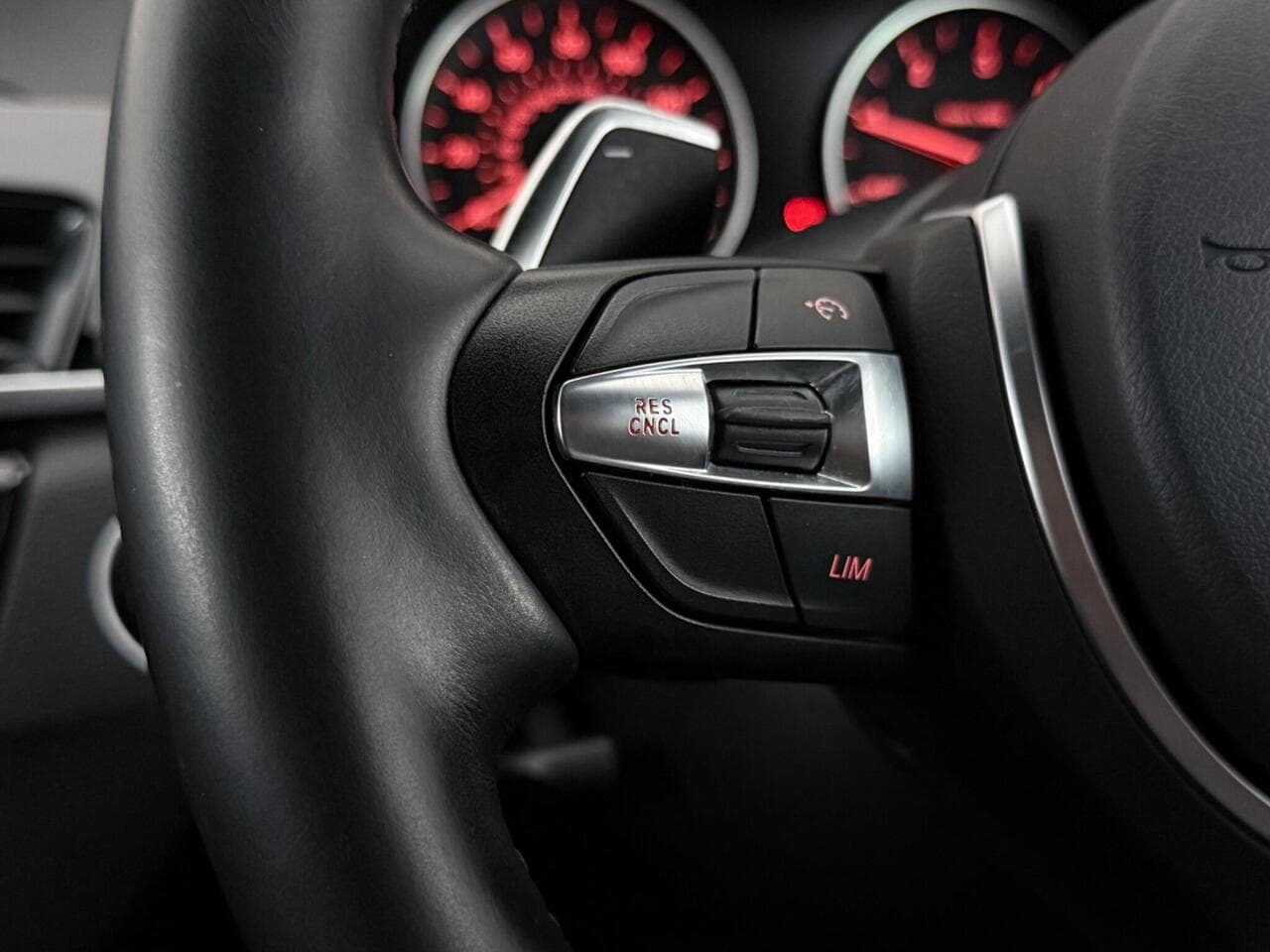BMW X1 thumbnail Misc Controls