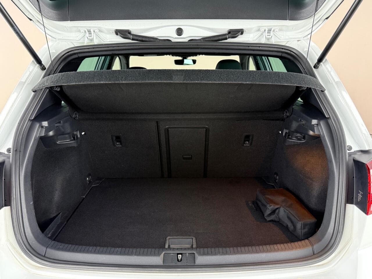 Volkswagen Golf thumbnail Boot