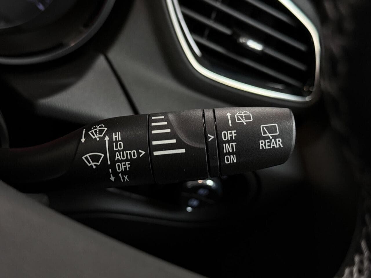 Vauxhall Grandland X thumbnail Misc Controls