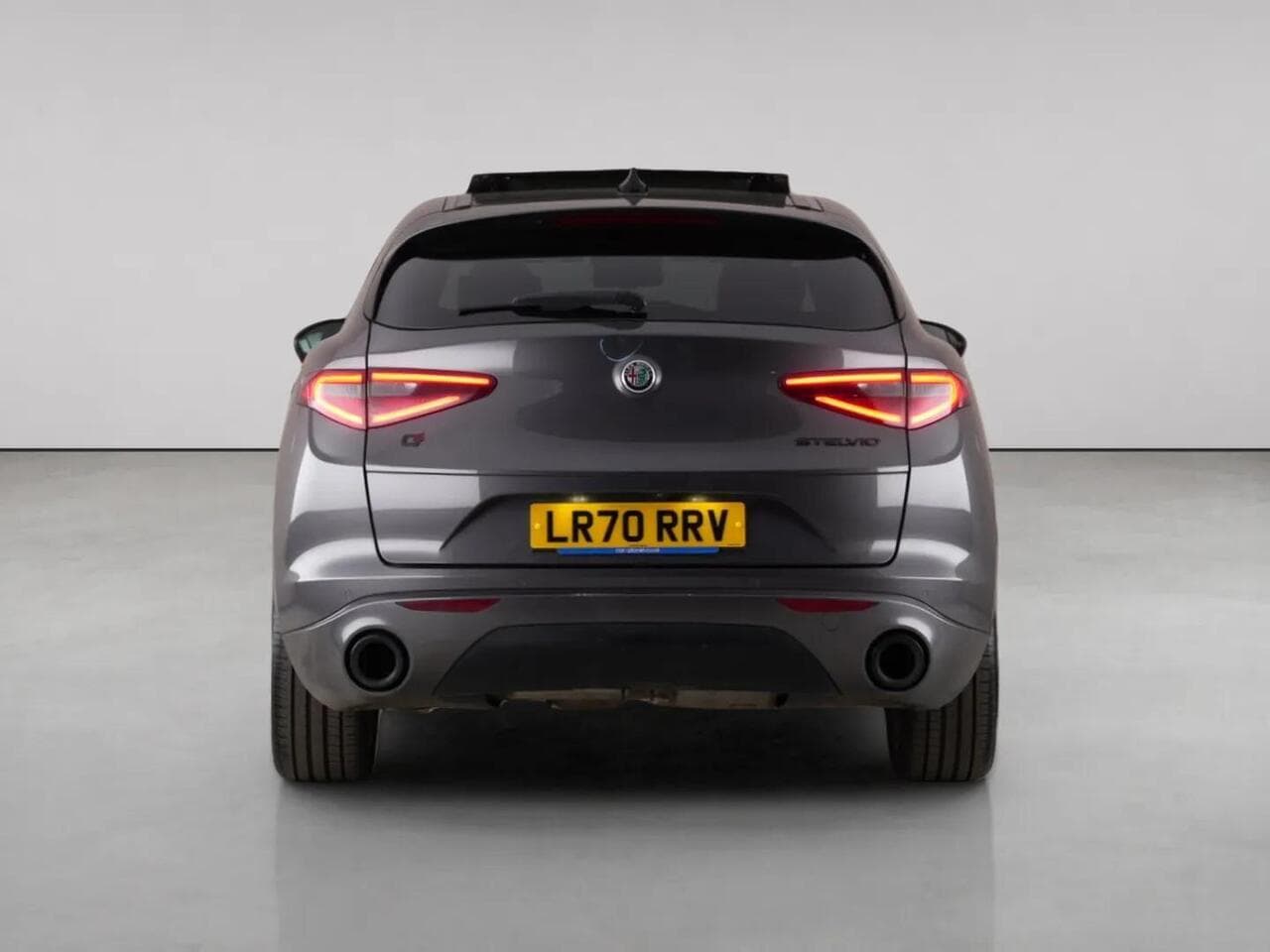 Alfa Romeo Stelvio thumbnail Rear