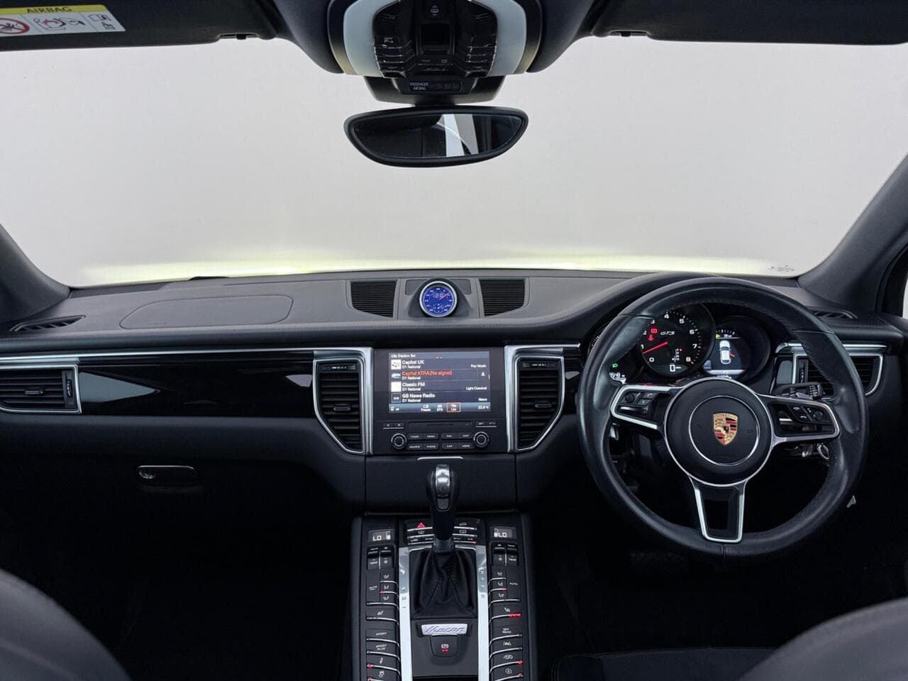 Porsche Macan thumbnail Interior Front