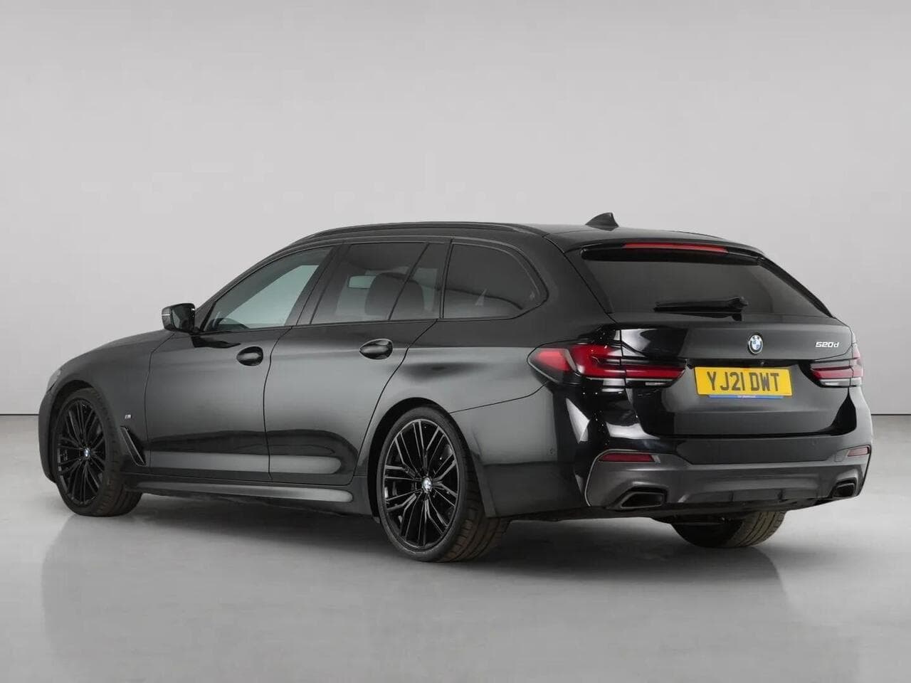 BMW 5 Series thumbnail Rear Left
