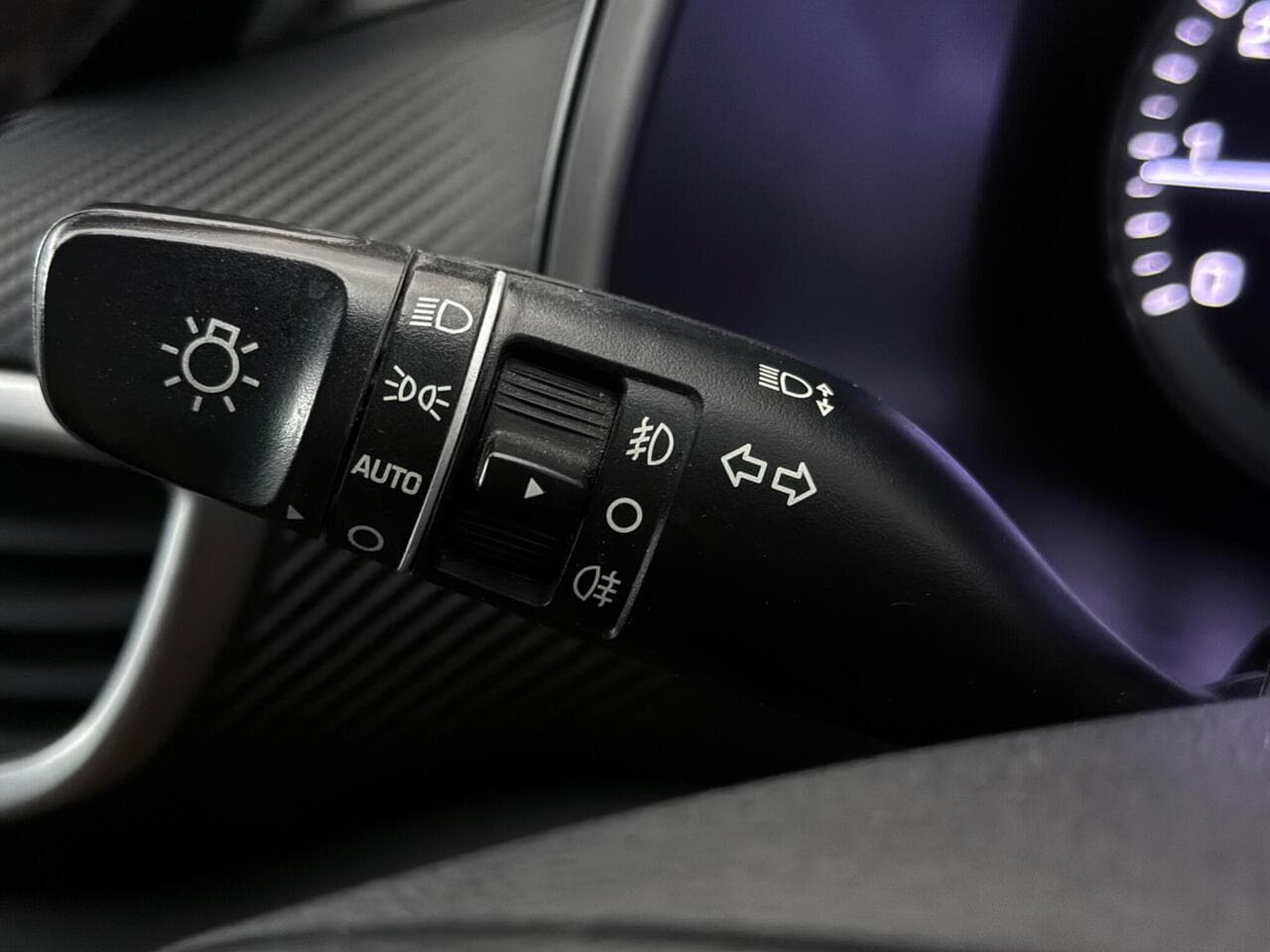 Hyundai TUCSON thumbnail Misc Controls