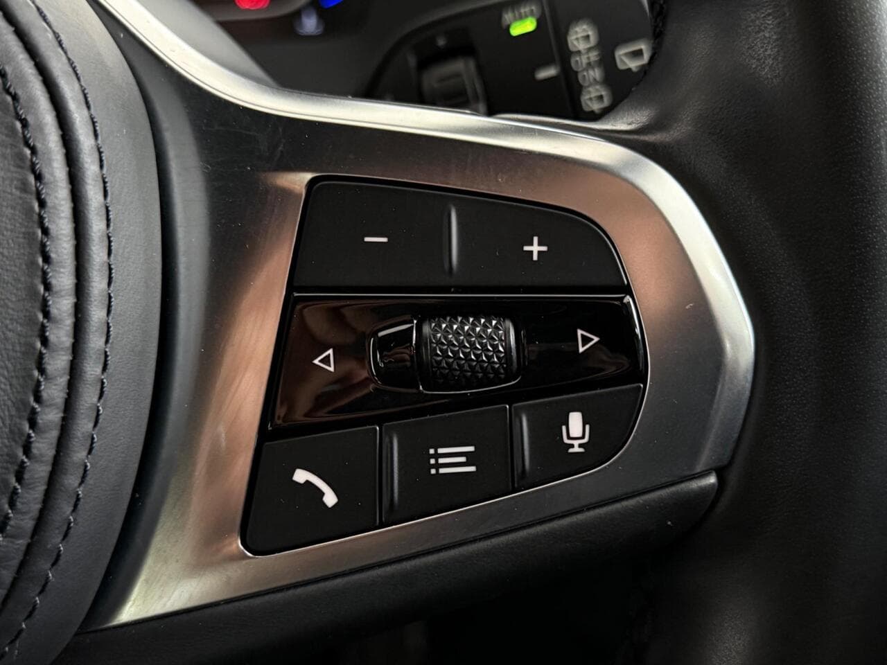 BMW 1 Series thumbnail Misc Controls