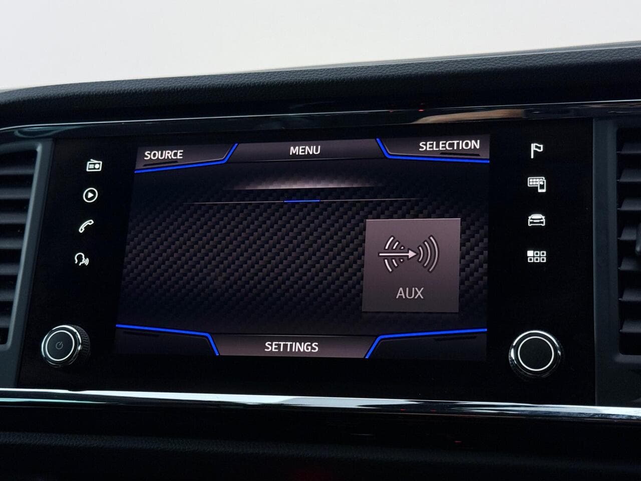 SEAT CUPRA Ateca thumbnail Infotainment System