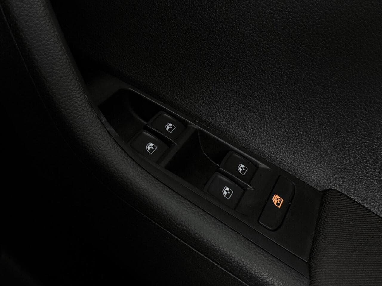 Skoda Fabia thumbnail Misc Controls