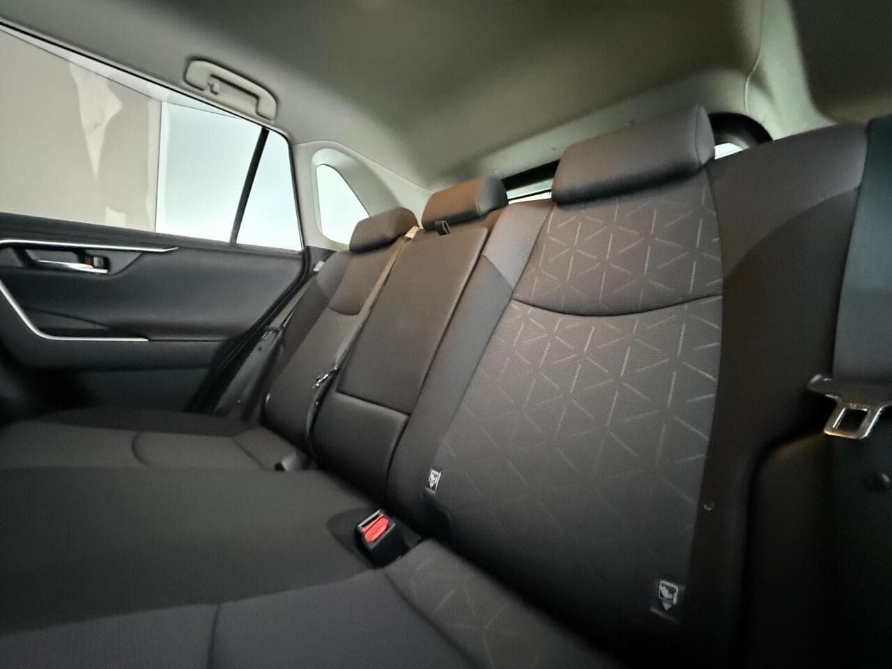 Toyota RAV4 thumbnail Seats Rear