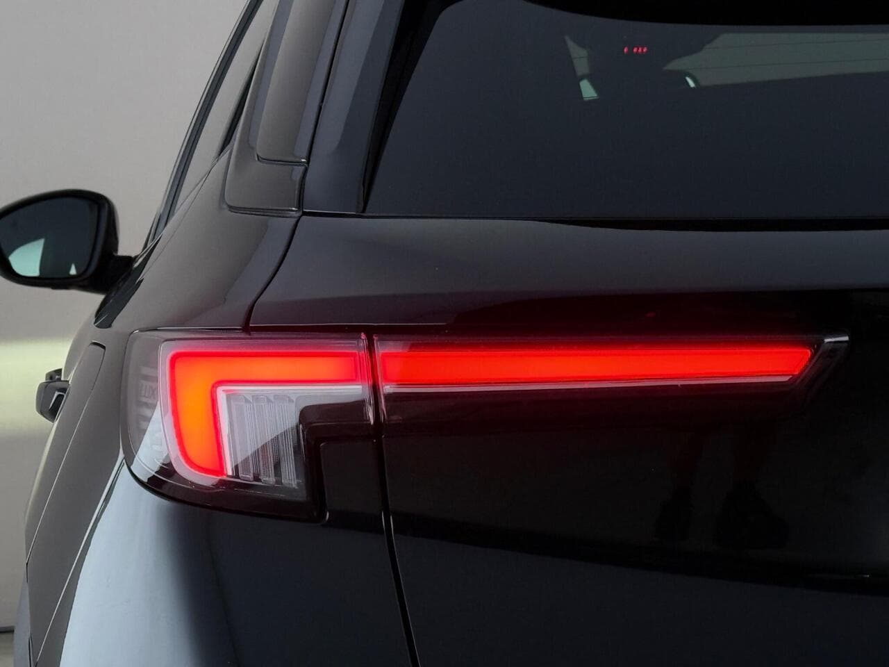 Vauxhall Mokka thumbnail Lights Rear