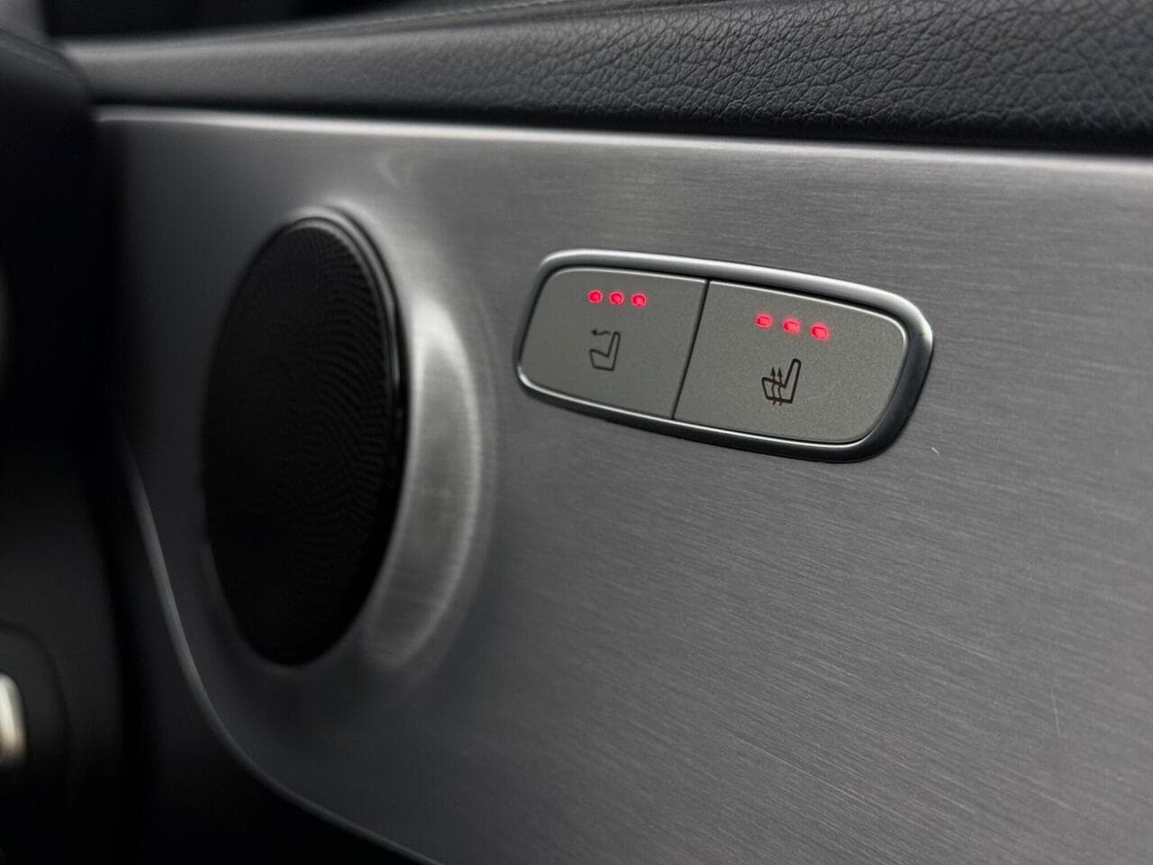 Mercedes-Benz C Class thumbnail Misc Controls