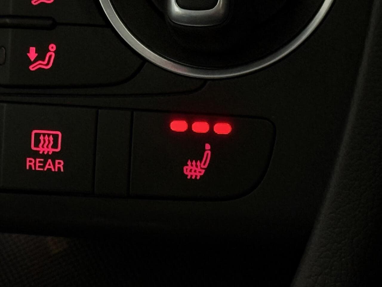 Audi Q3 thumbnail Driver Instruments