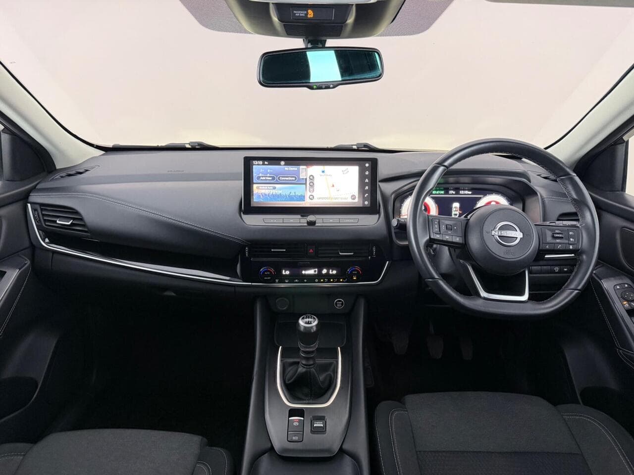 Nissan Qashqai thumbnail Interior Front