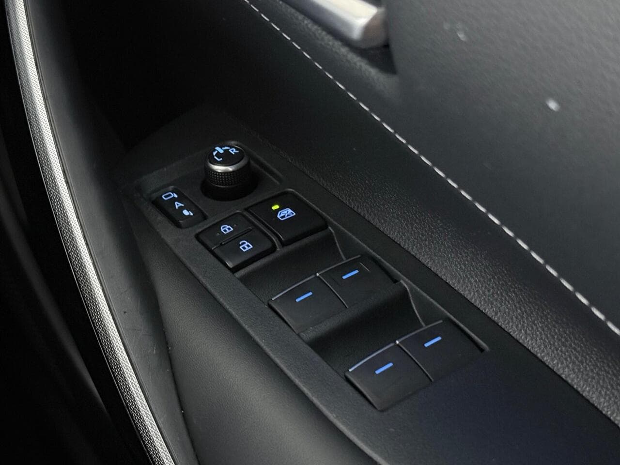 Toyota Corolla thumbnail Misc Controls