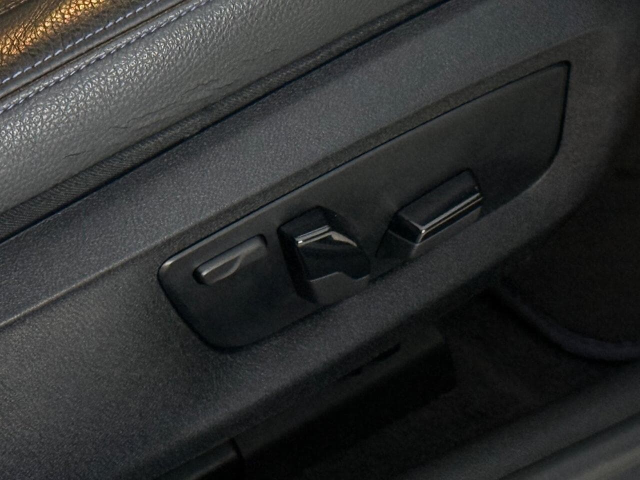 BMW 5 Series thumbnail Misc Controls