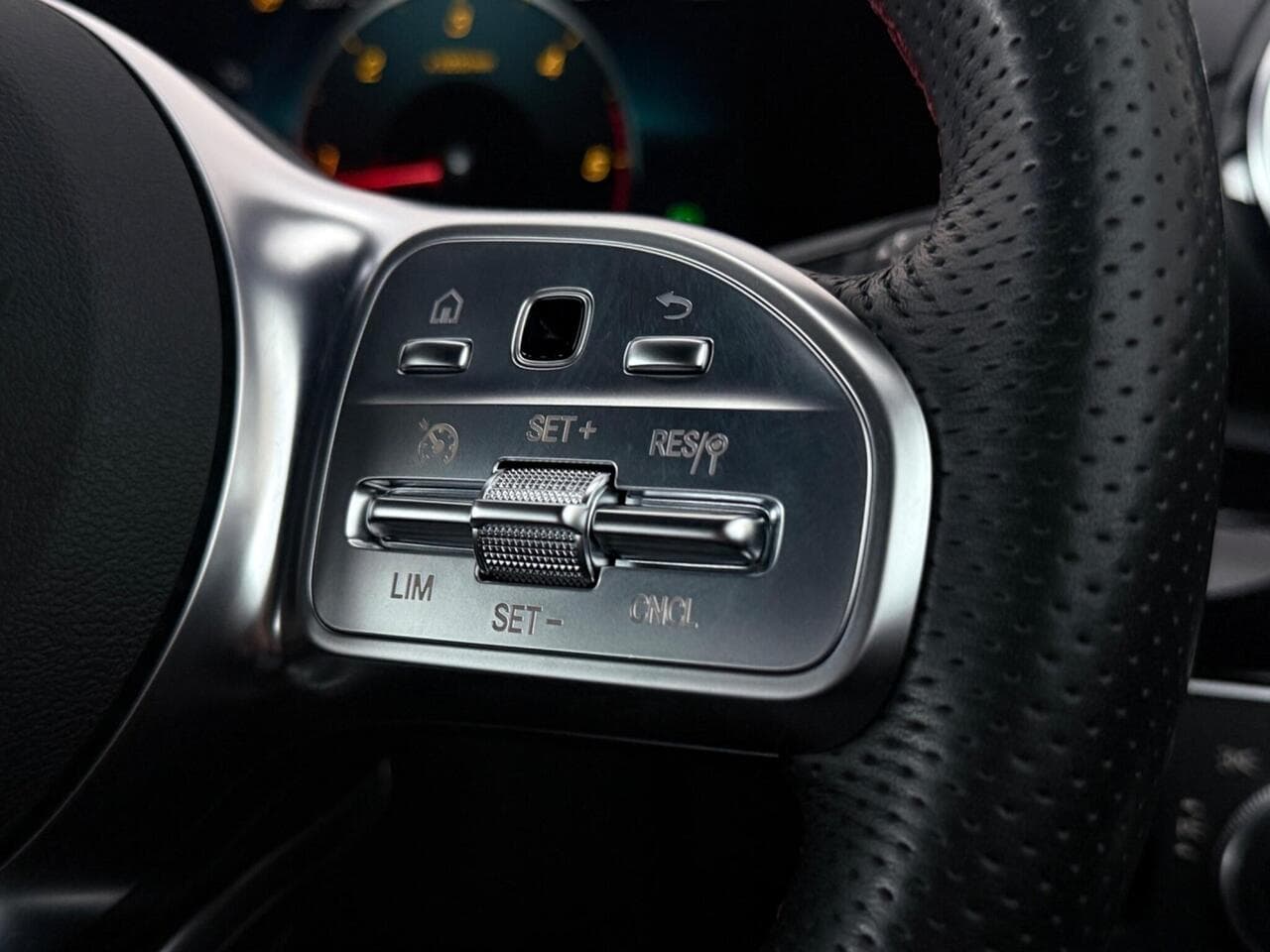 Mercedes-Benz A Class thumbnail Misc Controls