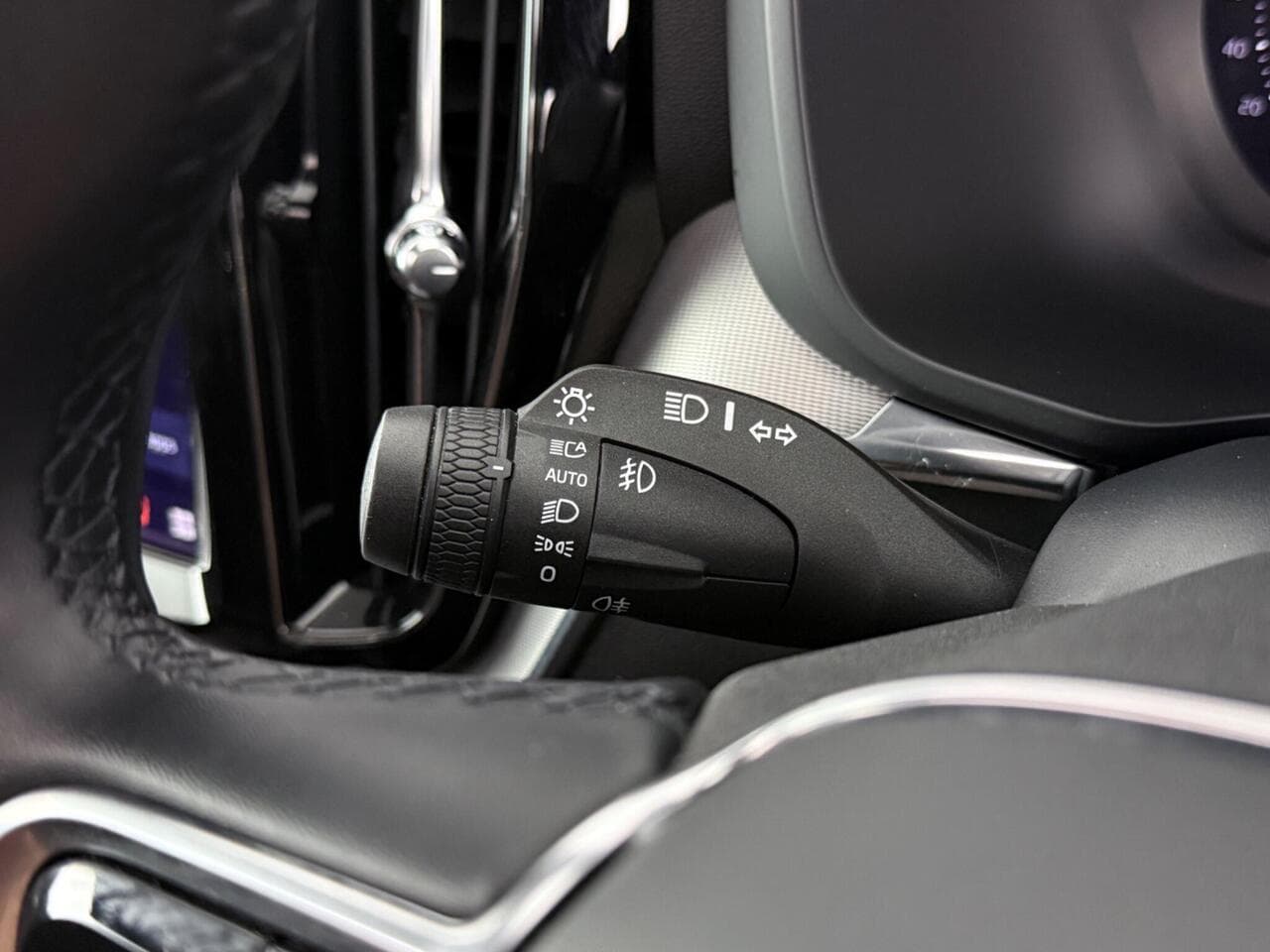 Volvo XC60 thumbnail Misc Controls
